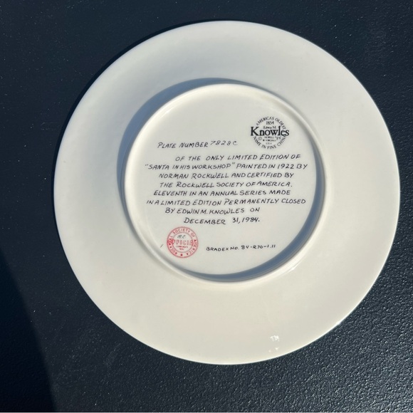 ☀️ 3/$30 Norman Rockwell Collectors Plate by Knowles “Santa in His Workshop” - Picture 2 of 3